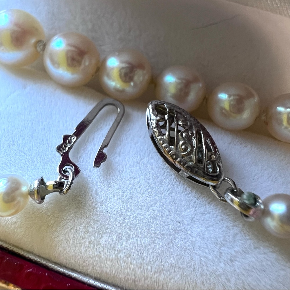 Luminous 1950s Cultured Pearl Choker-length Necklace w/ 14K Clasp 15.5"